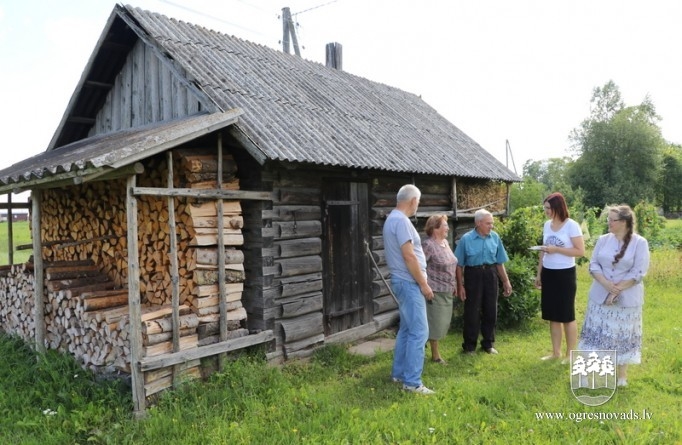 Lakstīgalu iela 12 Suntažos