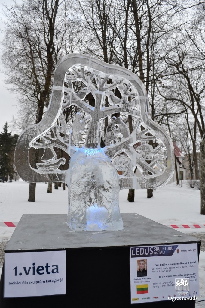 14. Ledus skulptūru festivāla mākslas darbi Ogrē