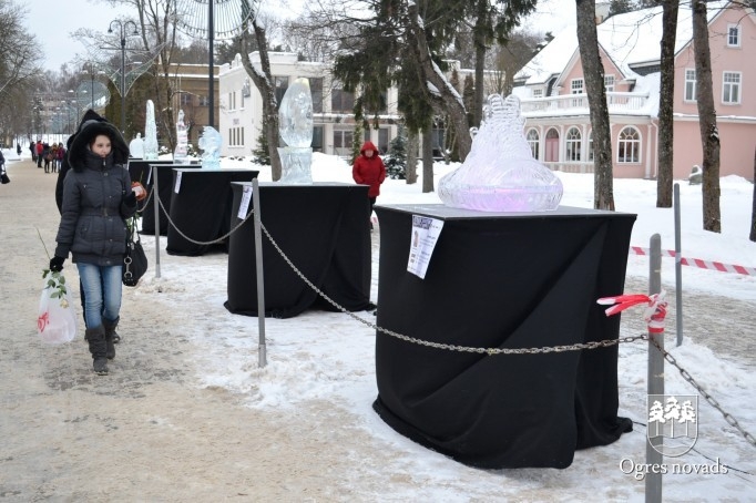 14. Ledus skulptūru festivāla mākslas darbi Ogrē