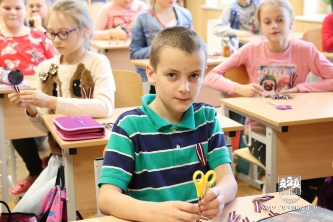 Suntažos un Madlienā veido svētku lentītes