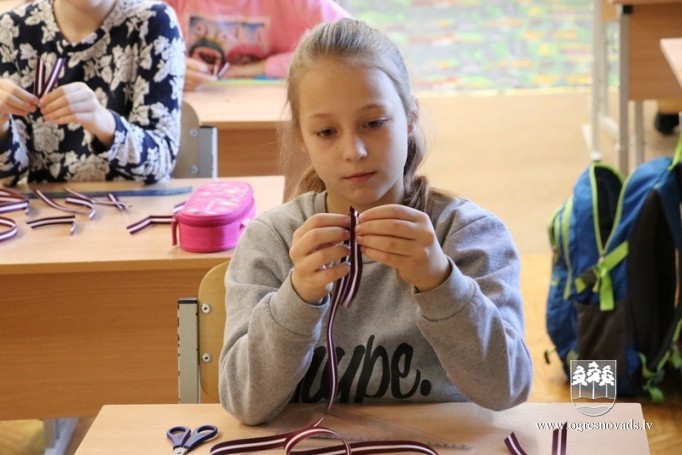 Suntažos un Madlienā veido svētku lentītes