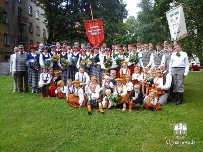 Kolektīva "Lienīte" iespaidi Dziesmu un deju svētkos