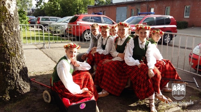 Kolektīva "Lienīte" iespaidi Dziesmu un deju svētkos