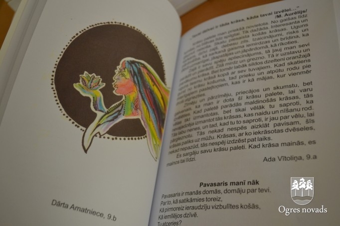 Ogres 1. vidusskolā izdots 2014./2015. mācību gada almanahs