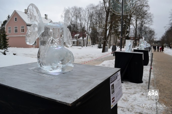 14. Ledus skulptūru festivāla mākslas darbi Ogrē