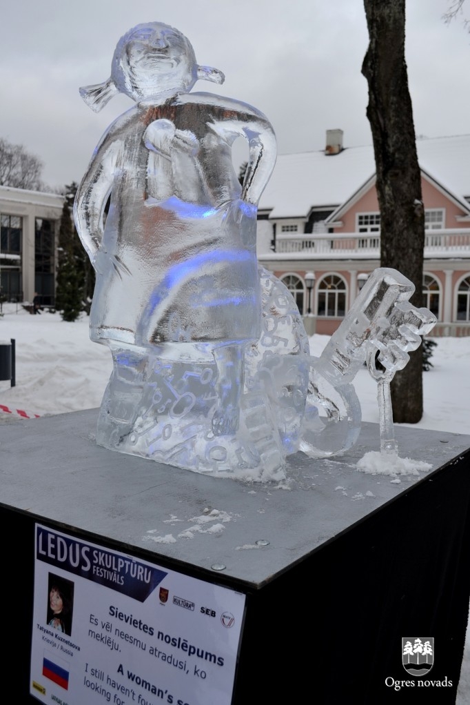 14. Ledus skulptūru festivāla mākslas darbi Ogrē