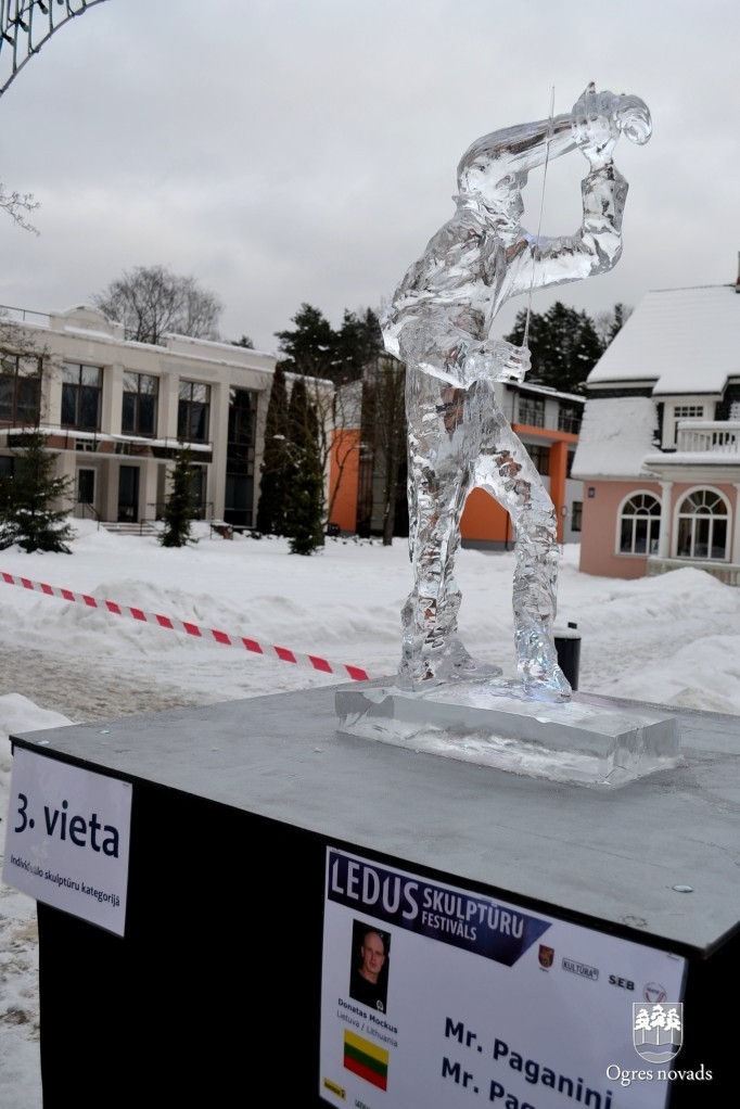 14. Ledus skulptūru festivāla mākslas darbi Ogrē