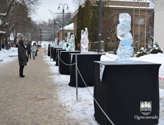 14. Ledus skulptūru festivāla mākslas darbi Ogrē