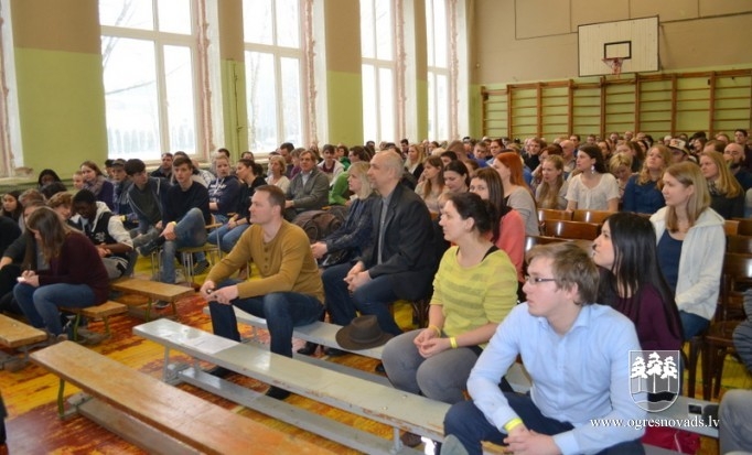 Brīvprātīgie no visas pasaules ieradušies Ogrē