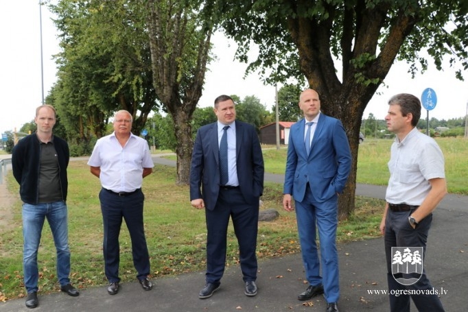 Autoceļu A6 var šķērsot droši