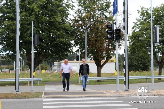 Autoceļu A6 var šķērsot droši
