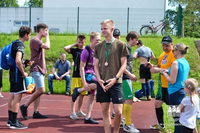 Madlienas futbola kausā 2019 uzvar suntažnieki
