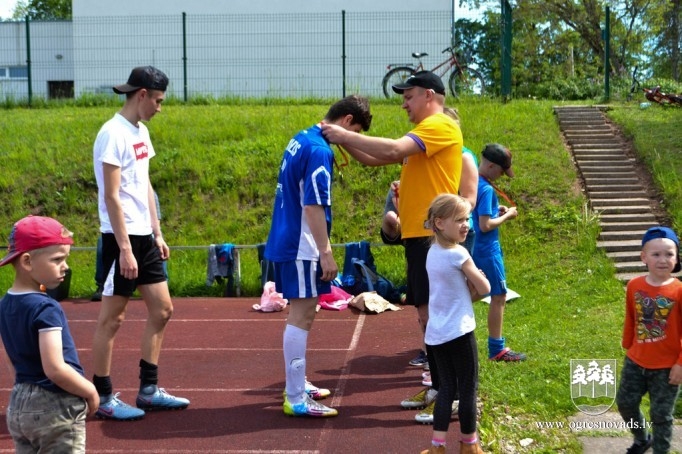 Madlienas futbola kausā 2019 uzvar suntažnieki