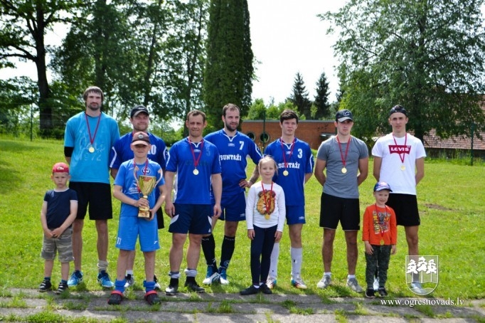 Madlienas futbola kausā 2019 uzvar suntažnieki