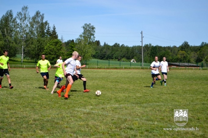 Madlienas futbola kausā 2019 uzvar suntažnieki