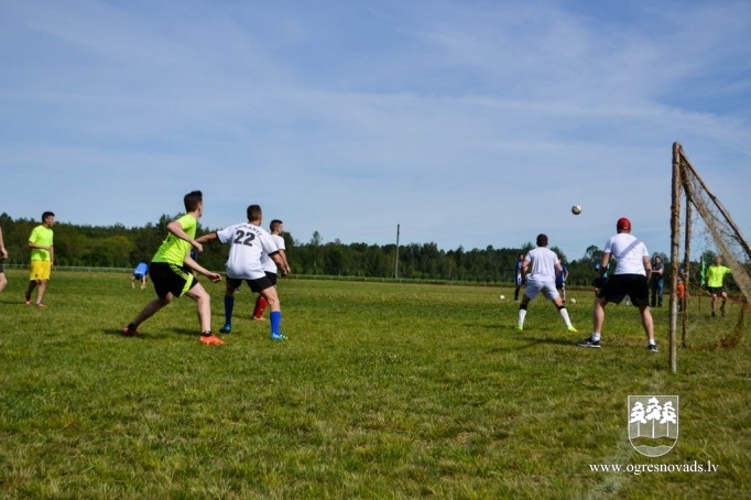 Madlienas futbola kausā 2019 uzvar suntažnieki