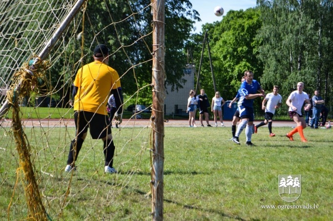 Madlienas futbola kausā 2019 uzvar suntažnieki