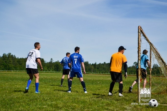 Madlienas futbola kausā 2019 uzvar suntažnieki