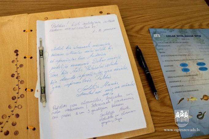 Madlienas bibliotēkā interaktīva izstāde par zivīm