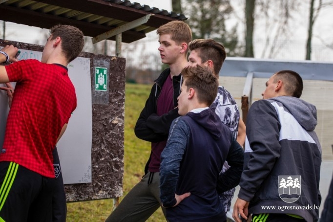 Madlienas skolēni Latvijas simtgadei noskrien 100 kilometrus