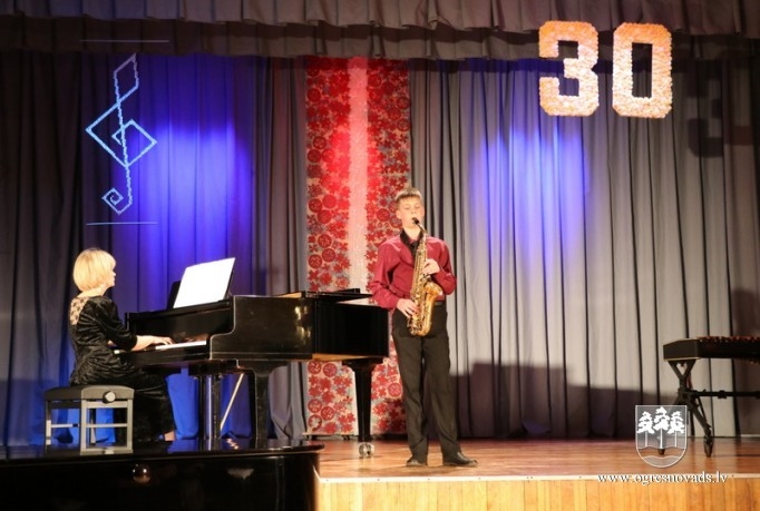 Madlienas mūzikas un mākslas skola atzīmē 30 gadu jubileju