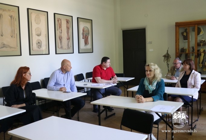 Pašvaldība sadarbībā ar Mākslas akadēmiju veidos gaismekļus Ogres sanatorijā (01.07.2020.)