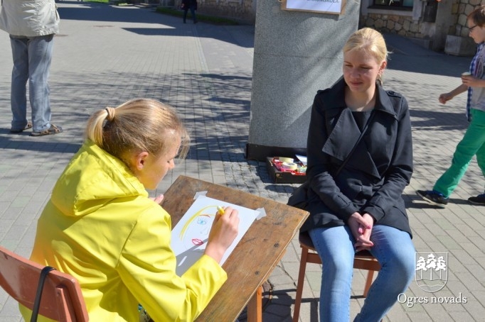Ogrē notiek Mākslas diena "Mamma māksla"