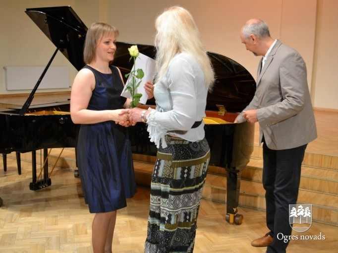 Godina Ogres novada māmiņas un vecmāmiņas