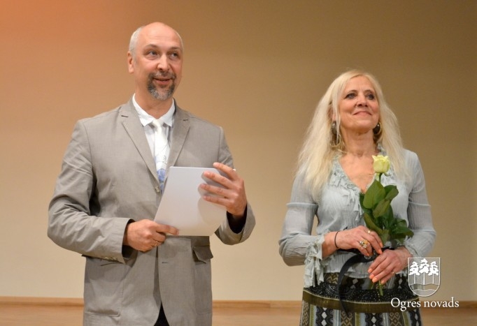 Godina Ogres novada māmiņas un vecmāmiņas