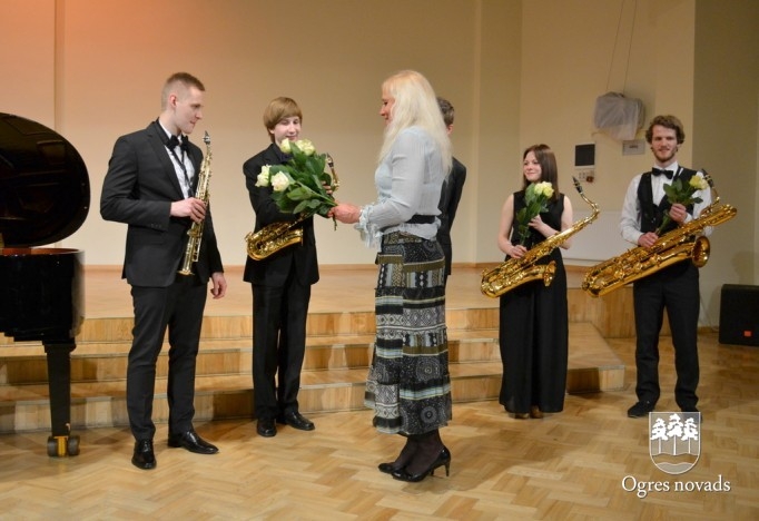 Godina Ogres novada māmiņas un vecmāmiņas