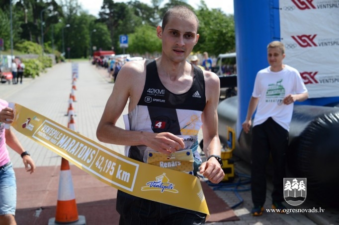 R.Rozem un R.Kaimiņam dubultuzvara Ventspils maratonā