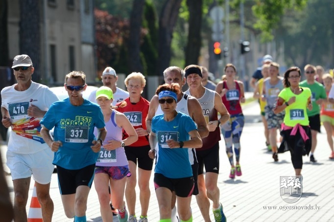 R.Rozem un R.Kaimiņam dubultuzvara Ventspils maratonā