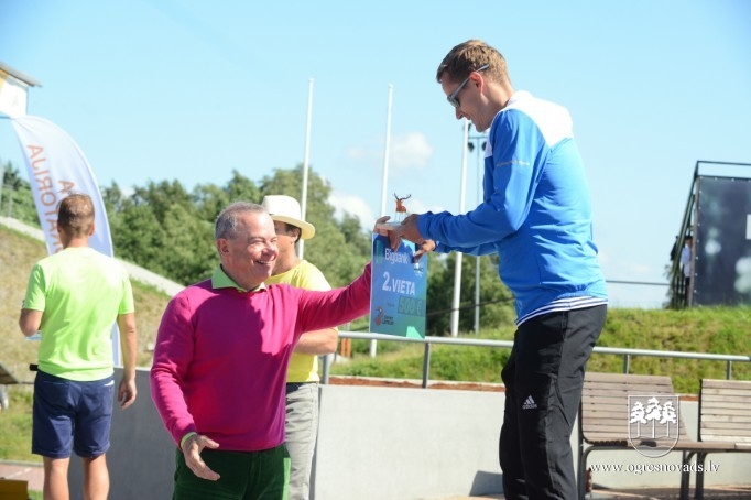 R.Rozem un R.Kaimiņam dubultuzvara Ventspils maratonā