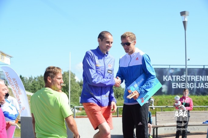 R.Rozem un R.Kaimiņam dubultuzvara Ventspils maratonā