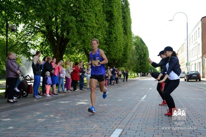R.Rozem un R.Kaimiņam dubultuzvara Ventspils maratonā