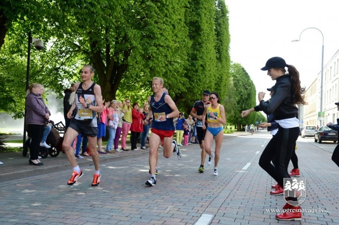 R.Rozem un R.Kaimiņam dubultuzvara Ventspils maratonā