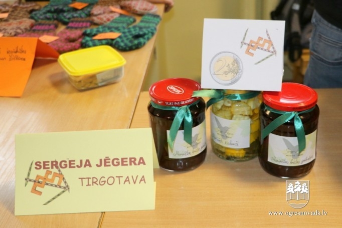 Ikgadējais labdarības gadatirdziņš Ogres sākumskolā i