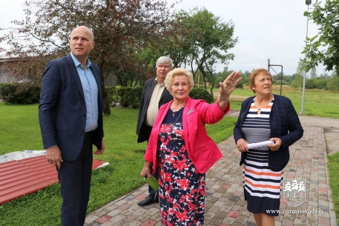 Komisija izvērtē izglītības iestāžu gatavību mācību gadam II
