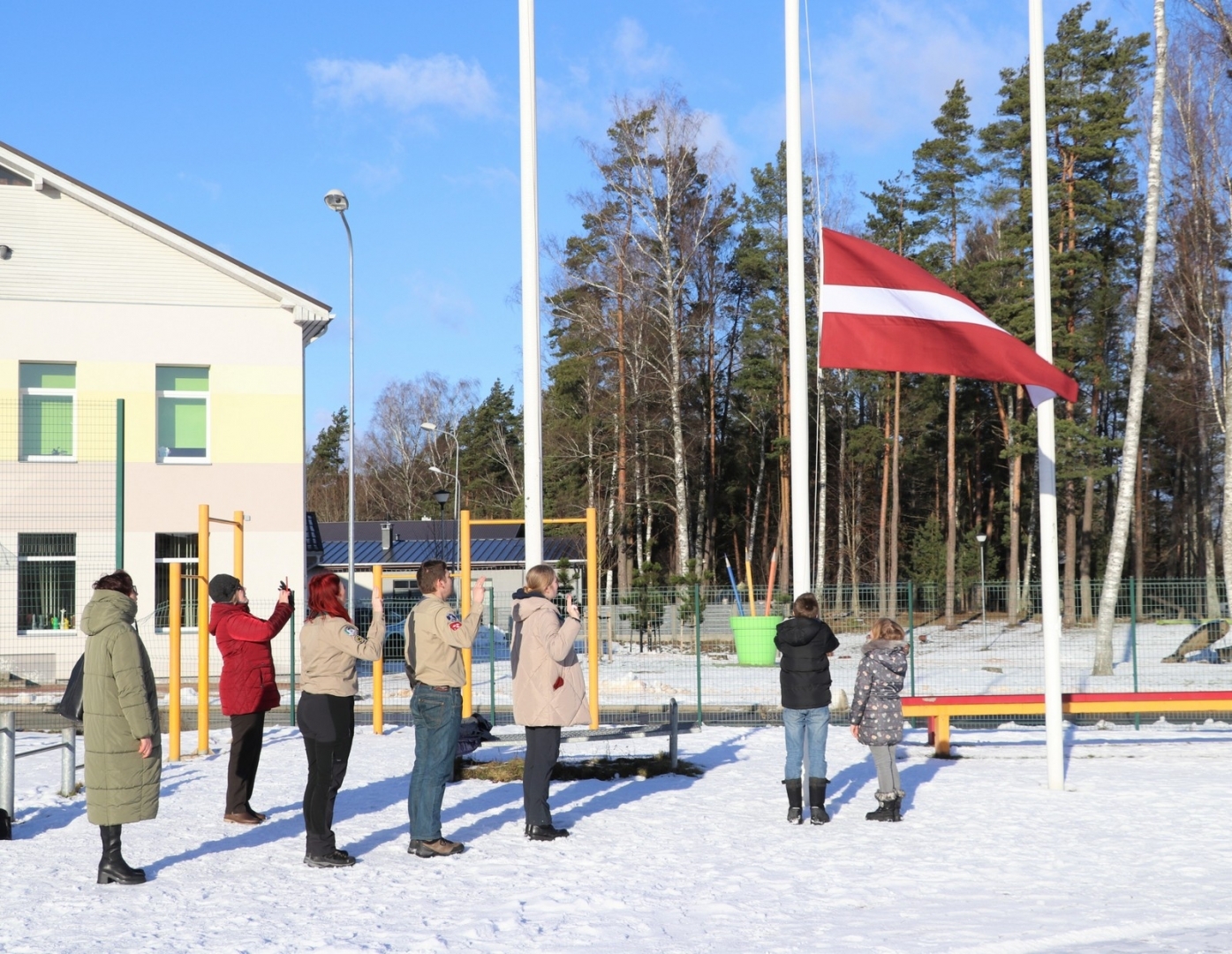 Ikšķilē sākusies mazskautu un guntiņu ziemas nometne “Tuk, tuk, kas tur?”
