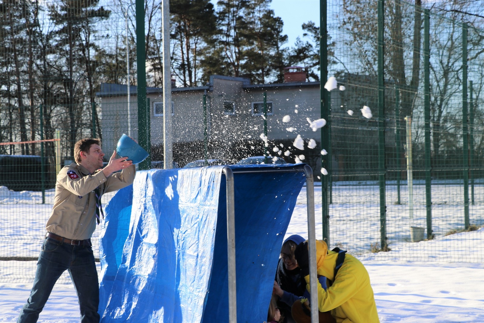 Ikšķilē sākusies mazskautu un guntiņu ziemas nometne “Tuk, tuk, kas tur?”