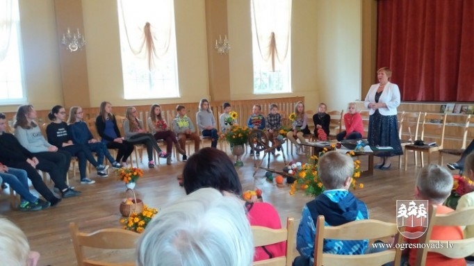 Meņģelē dzeja tiek satīta kamolā