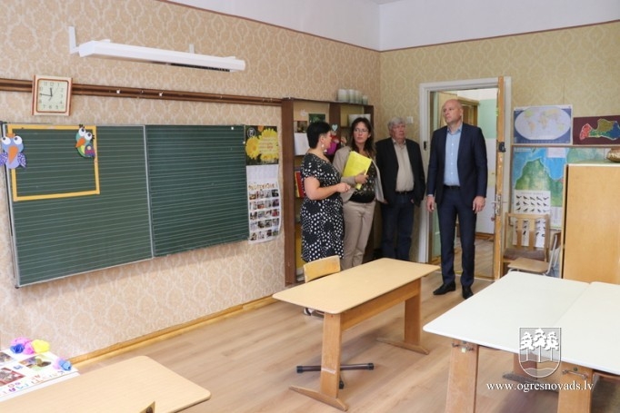 Komisija izvērtē izglītības iestāžu gatavību mācību gadam II