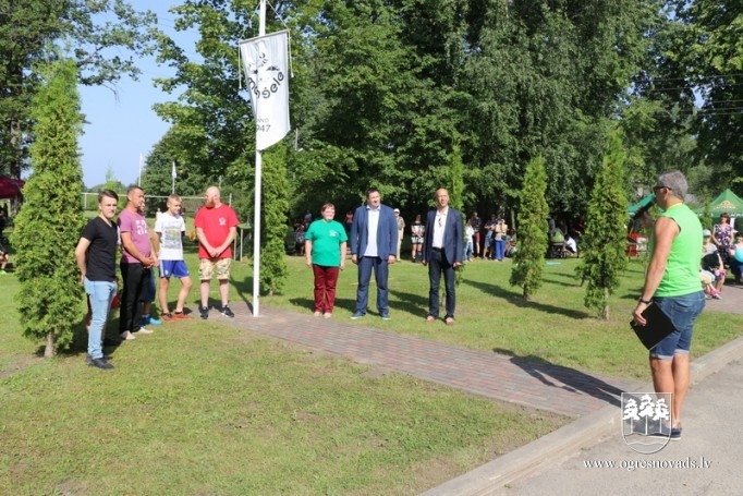 Meņģelē aizvadīti 70. sporta svētki!