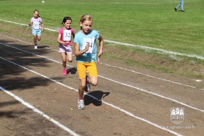 Meņģelē aizvadīti 70. sporta svētki!