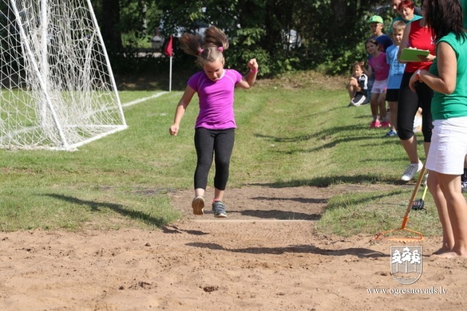 Meņģelē aizvadīti 70. sporta svētki!