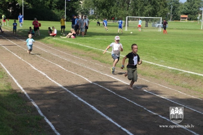 Meņģelē aizvadīti 70. sporta svētki!
