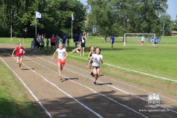 Meņģelē aizvadīti 70. sporta svētki!