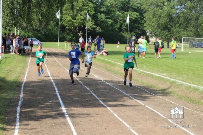 Meņģelē aizvadīti 70. sporta svētki!