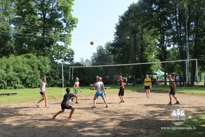 Meņģelē aizvadīti 70. sporta svētki!