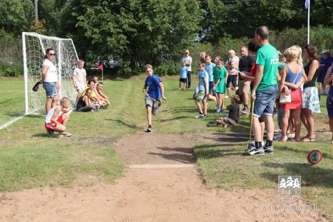 Meņģelē aizvadīti 70. sporta svētki!